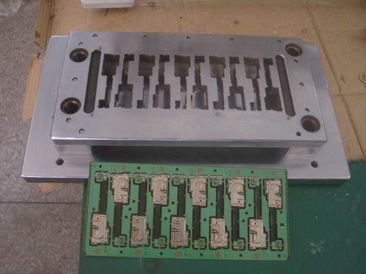 SKD11金は金属のダイスPCBの打つ機械高速をめっきした