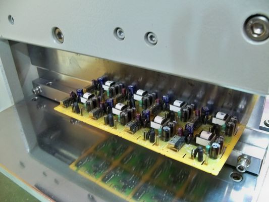 厳密なVカットのPCBの分離器の分離の長さ330mmまで、PCB Depaneler