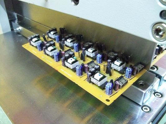 アルミニウム板は日本高速高速度鋼の刃が付いているVカットのPCBの分離器を使用する