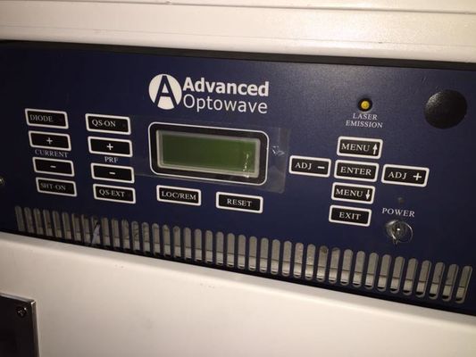 オフ・ラインの自動紫外線レーザーをエッチングするAC220V L600mmレーザーのカッター機械PCB