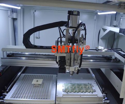 220V 4.2KWはプリント基板CNCのルーター、PCB Depanelingのルーター機械を